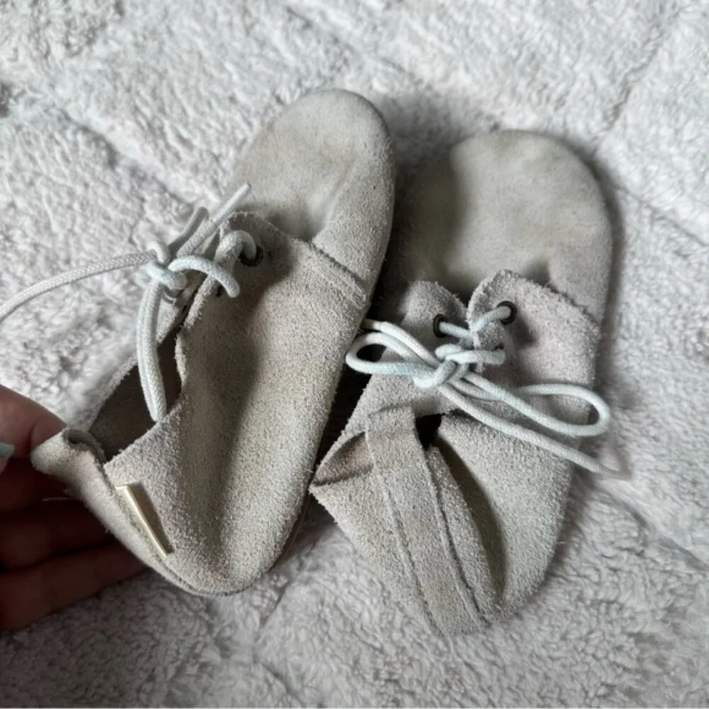 Piper Finn | Cream Low Top Oxfords Hard Sole | Size 9